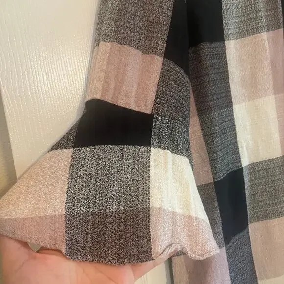 Ro & De Plaid Bell Sleeve Bow Back Blouse sz Medium - Picture 7 of 15